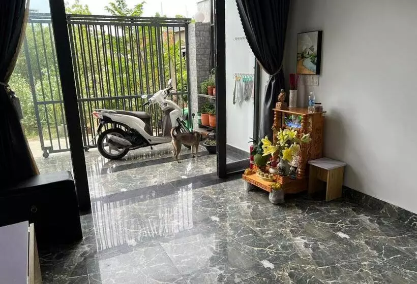 تختخواب و صبحانه Oasis Homestay
