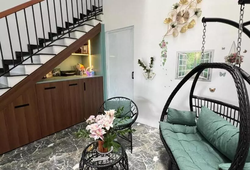تختخواب و صبحانه Oasis Homestay