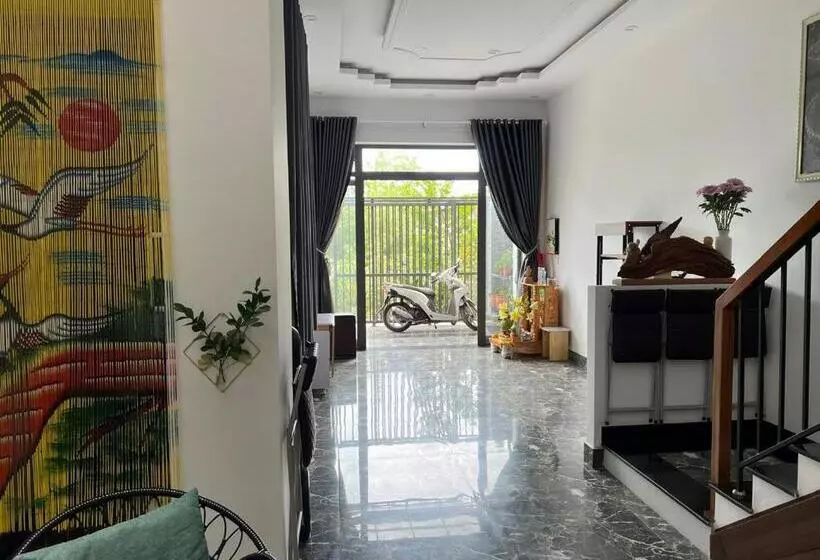 تختخواب و صبحانه Oasis Homestay