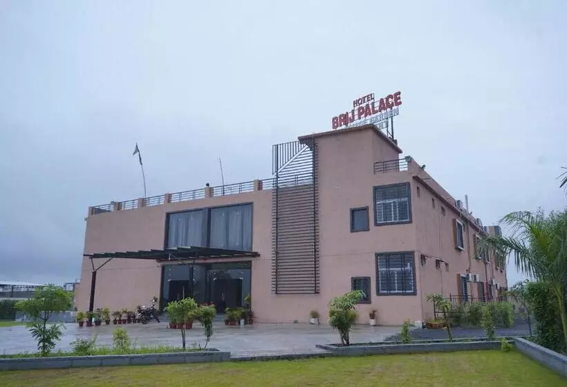 ホテル Brij Palace