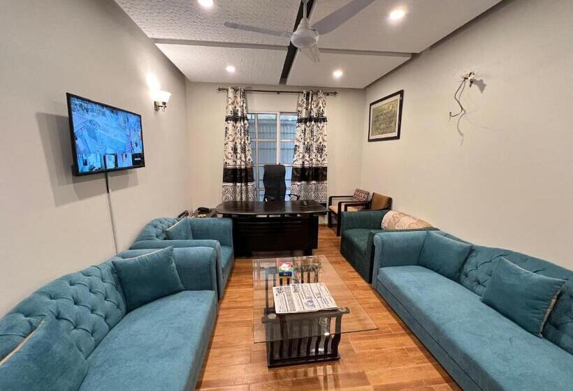 پانسیون Alpine Family Lodges