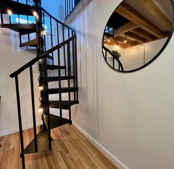 بنسيون Nyc Style Loft W Secret Entrance 6 Mi To Times Sq