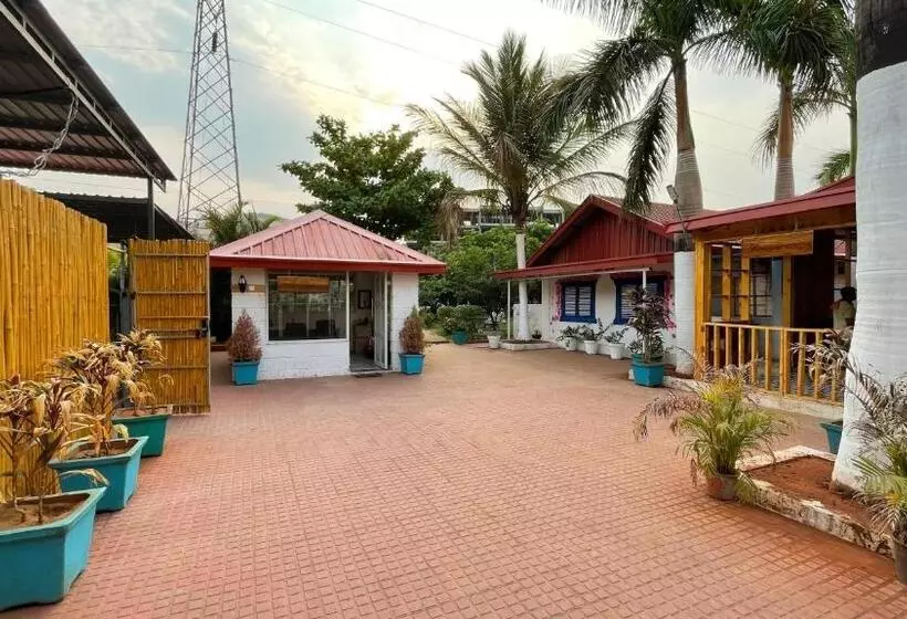 Lomakeskus Pra Tiksha Farm