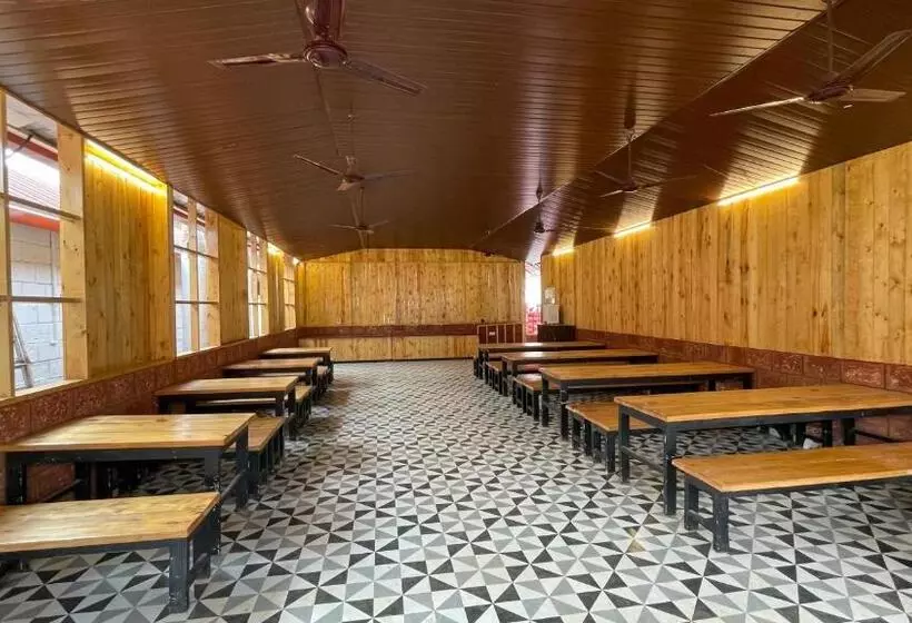 Lomakeskus Pra Tiksha Farm