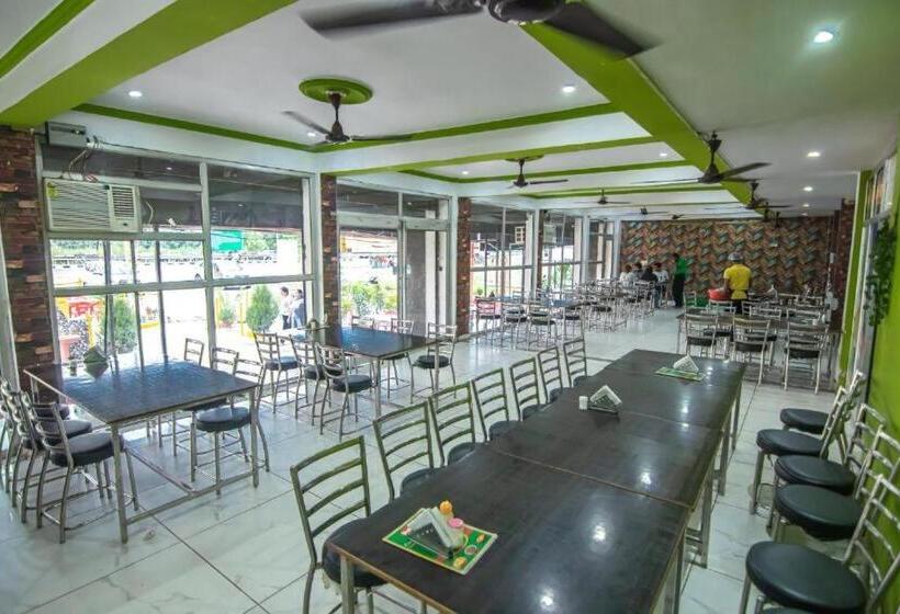 Hotel Blizz Stayz   Trishul Express