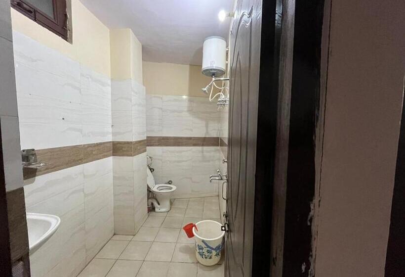 Hotel Blizz Stayz   Trishul Express