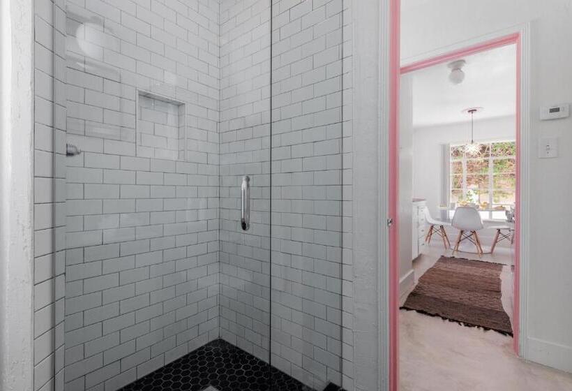 Hotelli Designer Gem Near Downtown Palm Springs