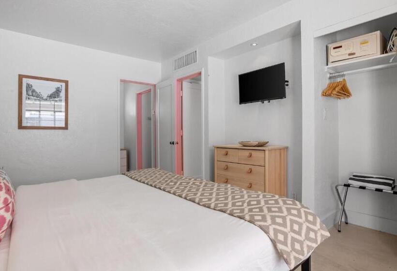 Hotelli Designer Gem Near Downtown Palm Springs