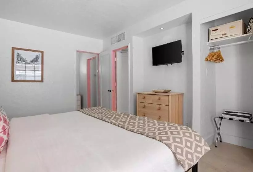 هتل Designer Gem Near Downtown Palm Springs