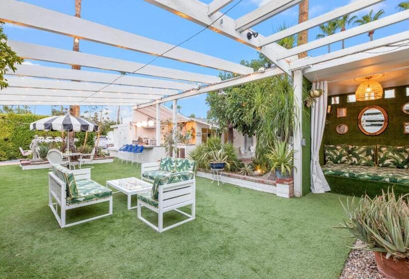 Hotelli Designer Gem Near Downtown Palm Springs