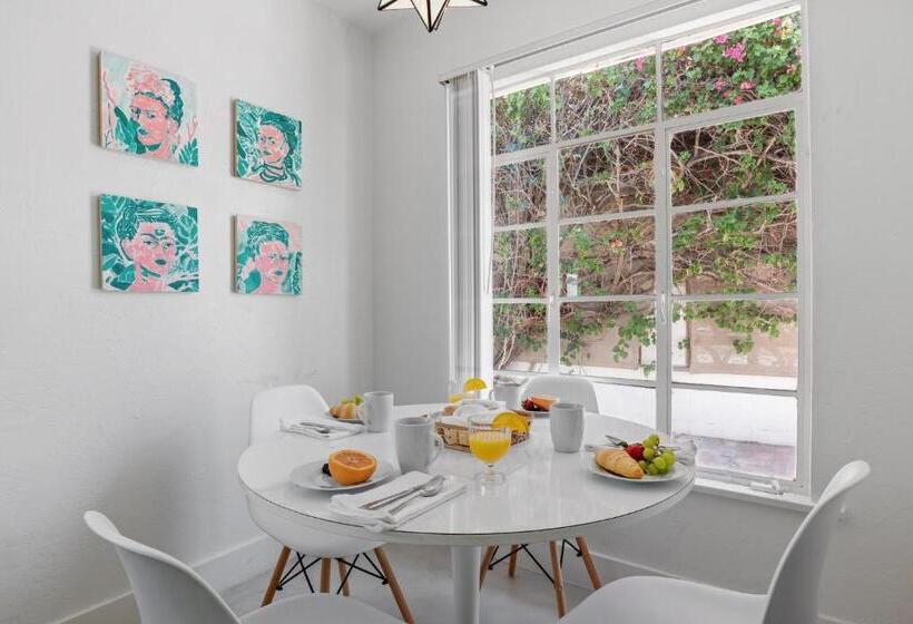 Hotelli Designer Gem Near Downtown Palm Springs