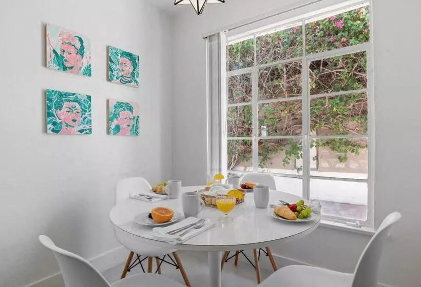 هتل Designer Gem Near Downtown Palm Springs