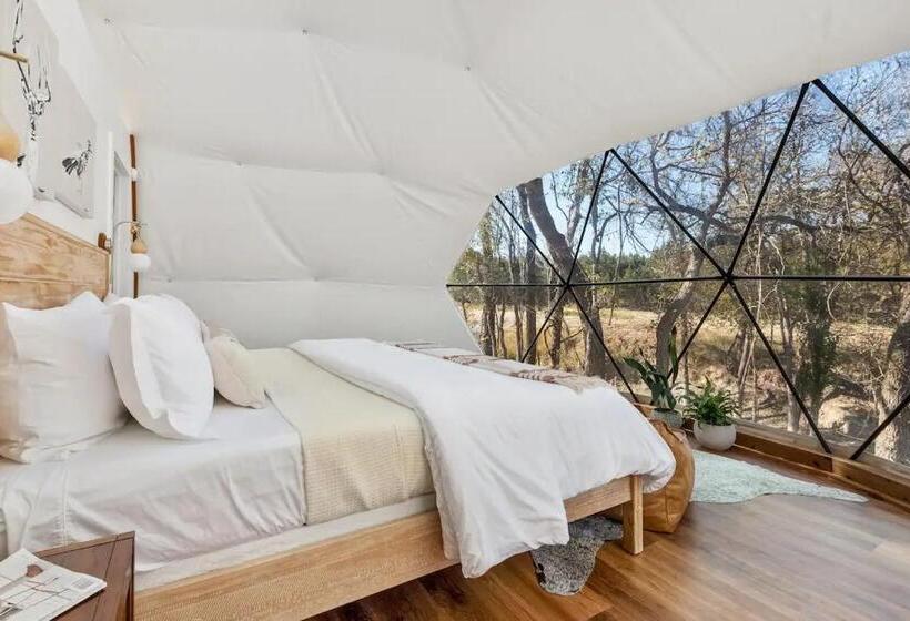 Hotelli Lantana Dome