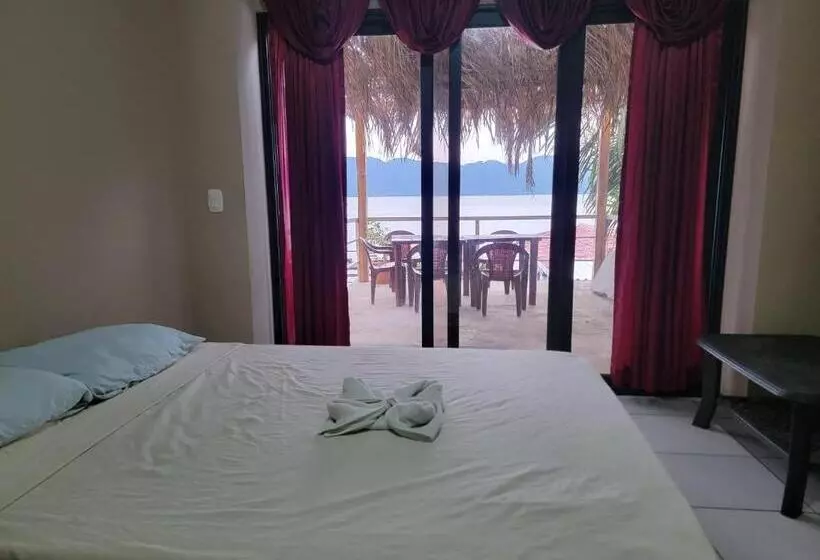 هتل Restaurante Y Hostal Romayor