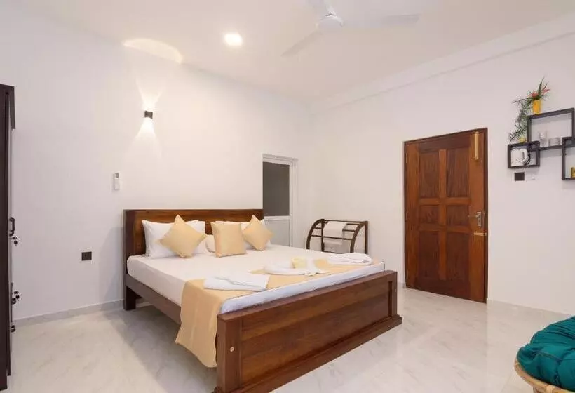 Hotelli Tranquil Escape Hikkaduwa
