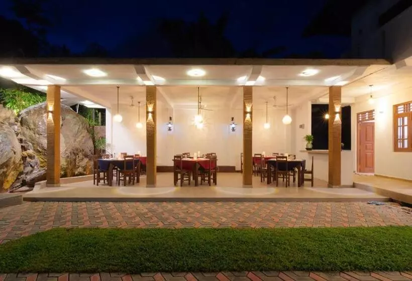 Hotelli Tranquil Escape Hikkaduwa