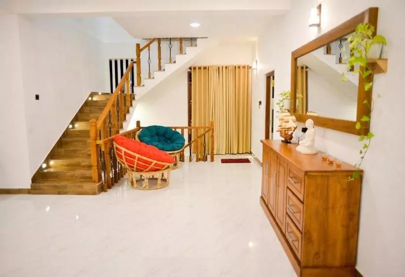 Hotelli Tranquil Escape Hikkaduwa