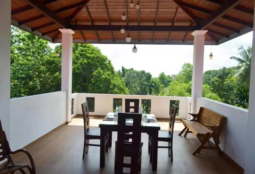 Hotelli Tranquil Escape Hikkaduwa