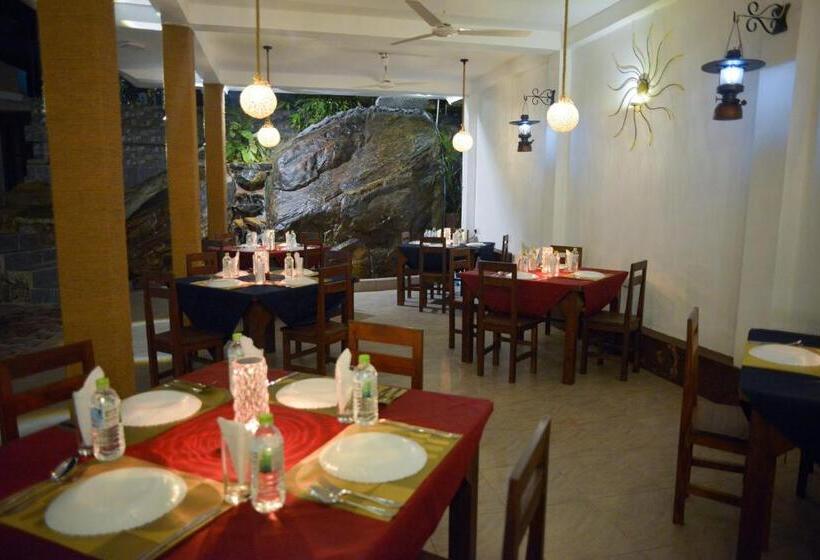 Hotel Tranquil Escape Hikkaduwa