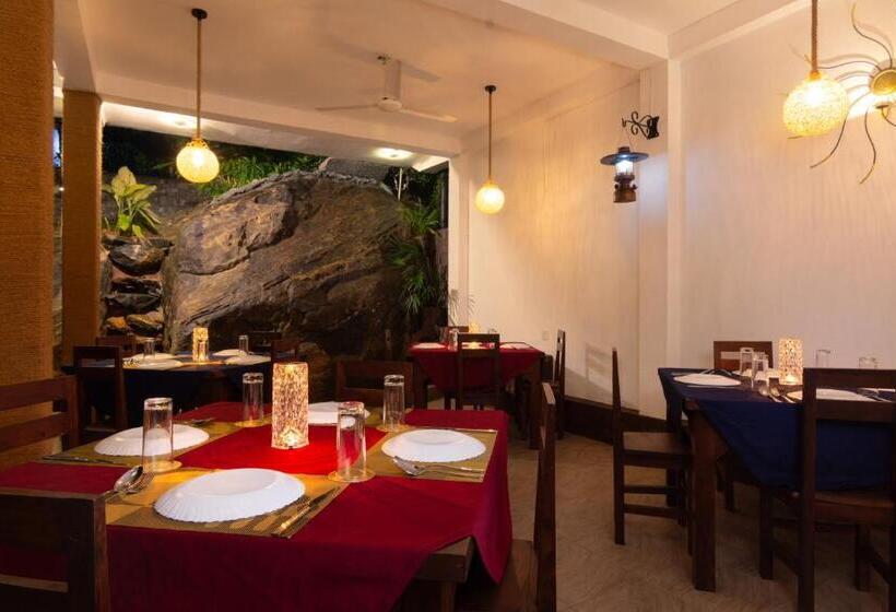 Hotel Tranquil Escape Hikkaduwa