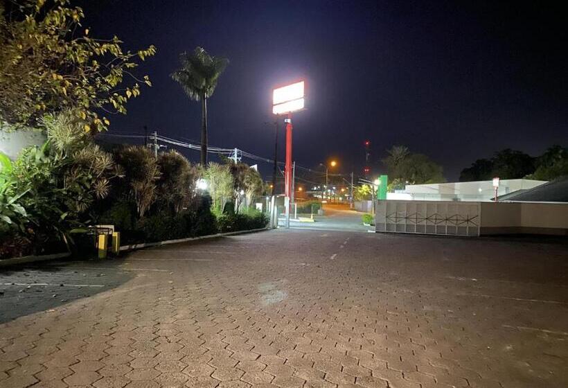 בית מלון כפרי Vs Express