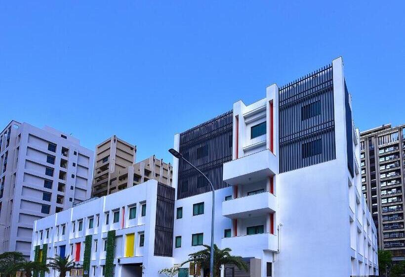 مُتل 新城九八精緻旅館