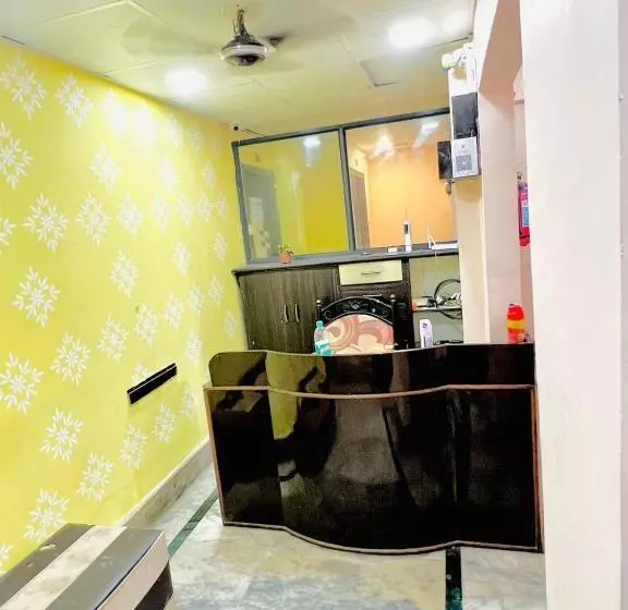 هتل Goroomgo Relyef Inn Kolkata   Fully Air Conditioned