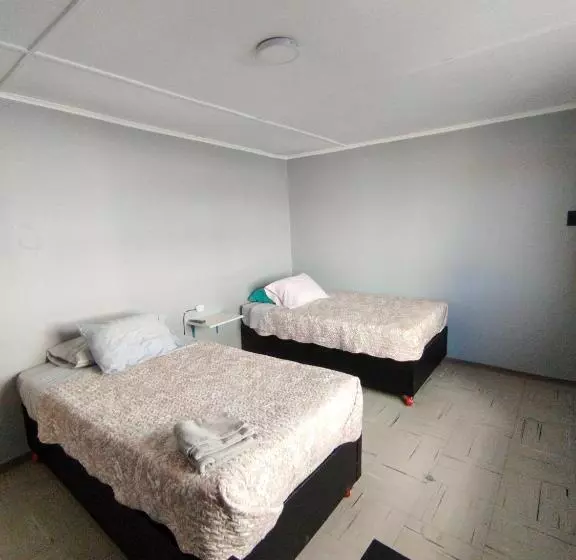 ホテル Hostal Calama