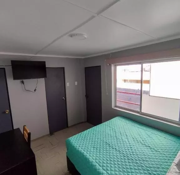 ホテル Hostal Calama
