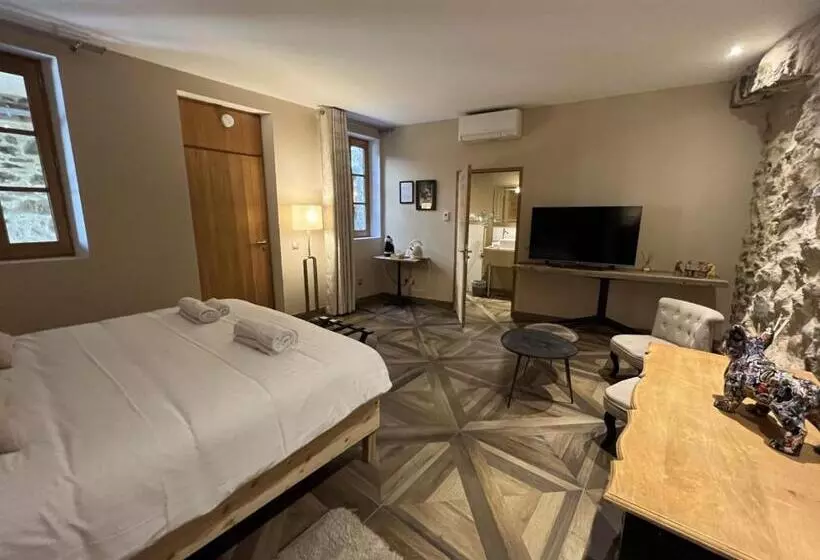 Hotelli Le 19   Chambre Patio 34m2   Centre Historique   Clim