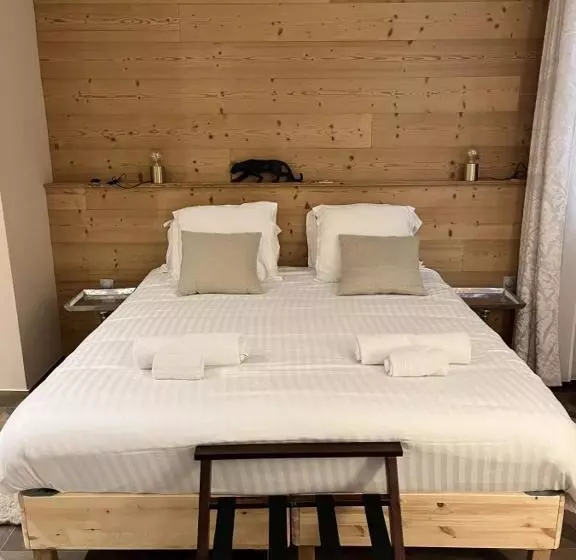 Hotelli Le 19   Chambre Patio 34m2   Centre Historique   Clim