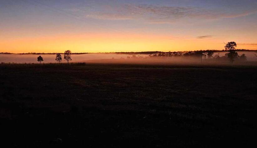 酒店 Red Hill Cabin #1 Walcha