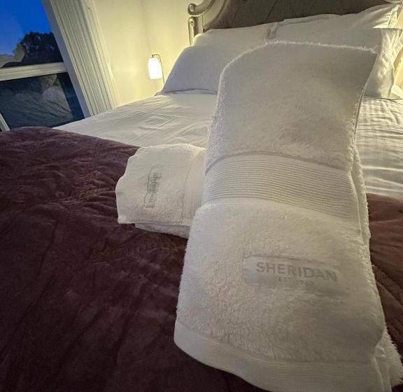 酒店 Red Hill Cabin #1 Walcha