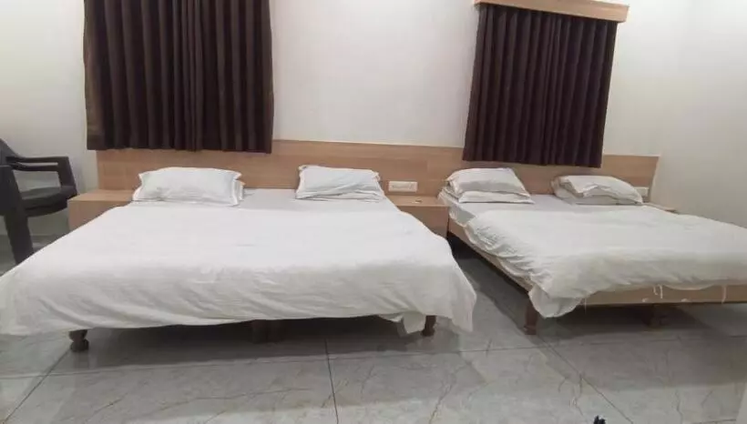Hotelli Royal Stay Gandhinagar