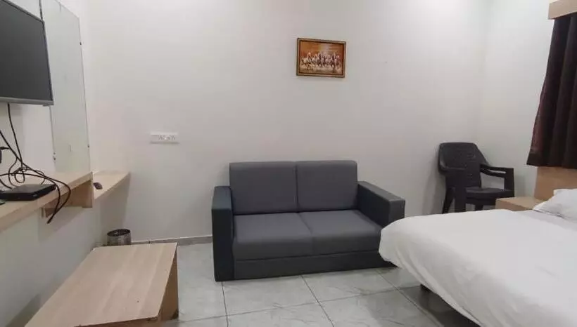 Hotelli Royal Stay Gandhinagar