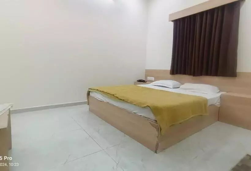 Hotelli Royal Stay Gandhinagar