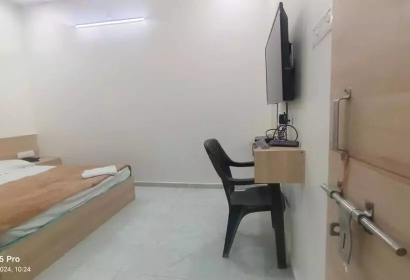 Hotelli Royal Stay Gandhinagar
