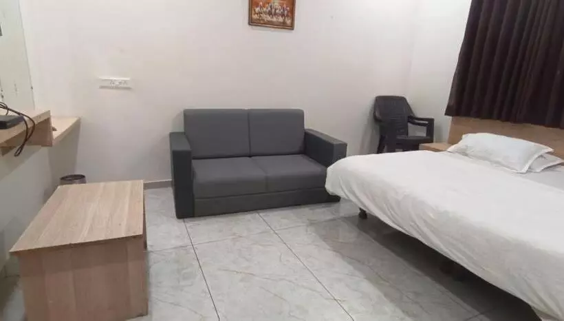 Hotelli Royal Stay Gandhinagar
