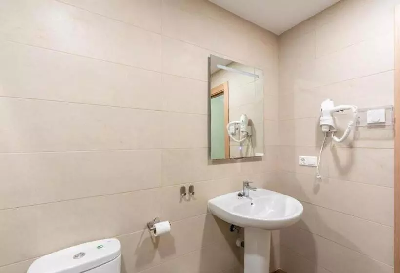 Majatalo Otero & Elma 2