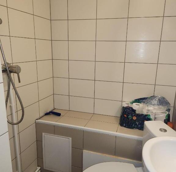 هاستل Central Shared Flat   Quiet Private Room