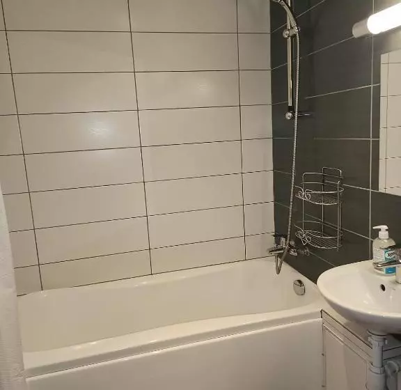 هاستل Central Shared Flat   Quiet Private Room