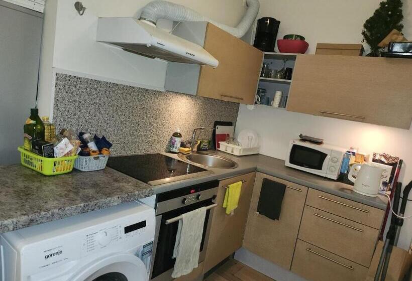 هاستل Central Shared Flat   Quiet Private Room