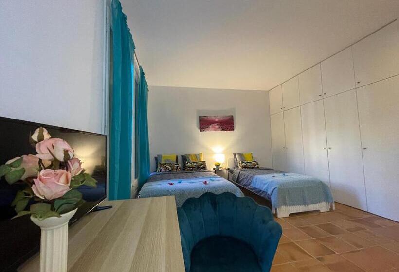 Общежитие Private Rooms By Arco De Triunfo