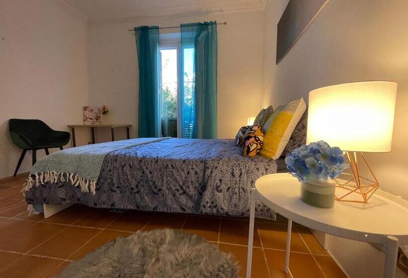 Общежитие Private Rooms By Arco De Triunfo