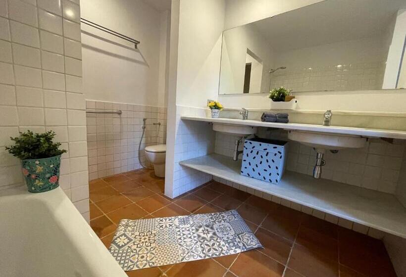 Общежитие Private Rooms By Arco De Triunfo