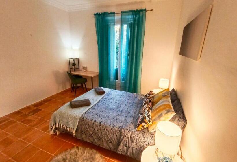 Общежитие Private Rooms By Arco De Triunfo