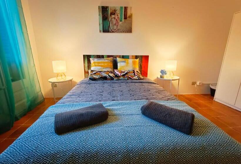 Общежитие Private Rooms By Arco De Triunfo