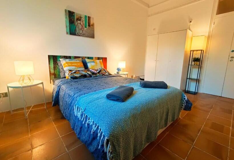 Общежитие Private Rooms By Arco De Triunfo