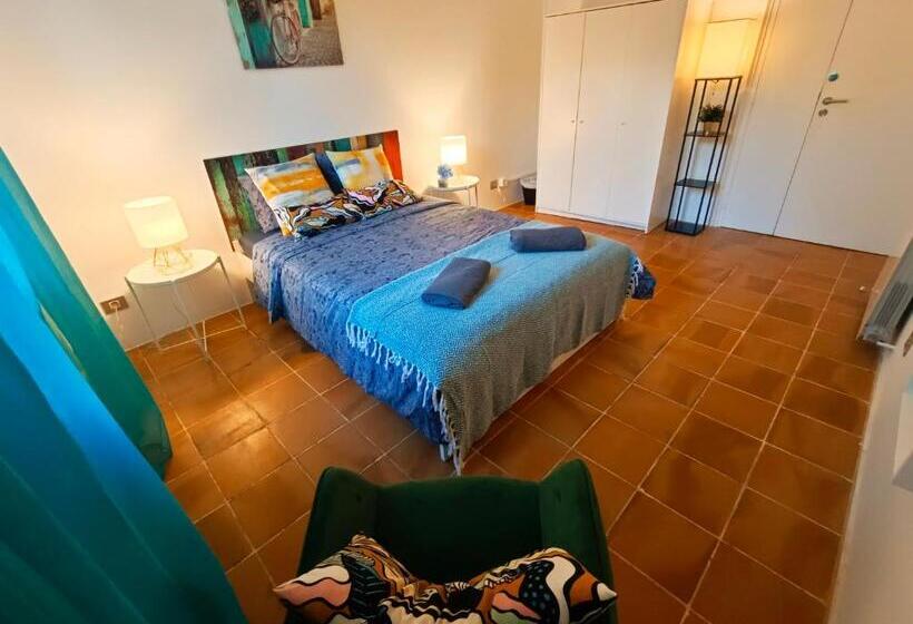 Общежитие Private Rooms By Arco De Triunfo