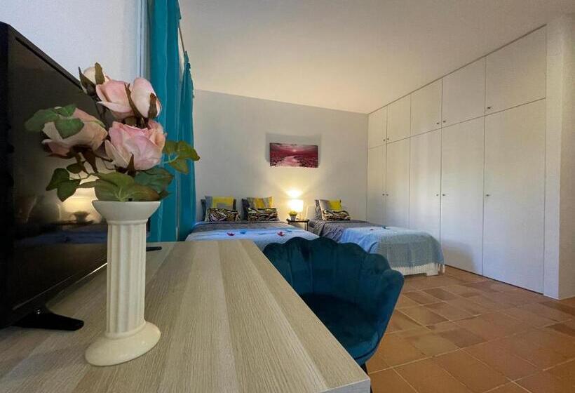 Общежитие Private Rooms By Arco De Triunfo